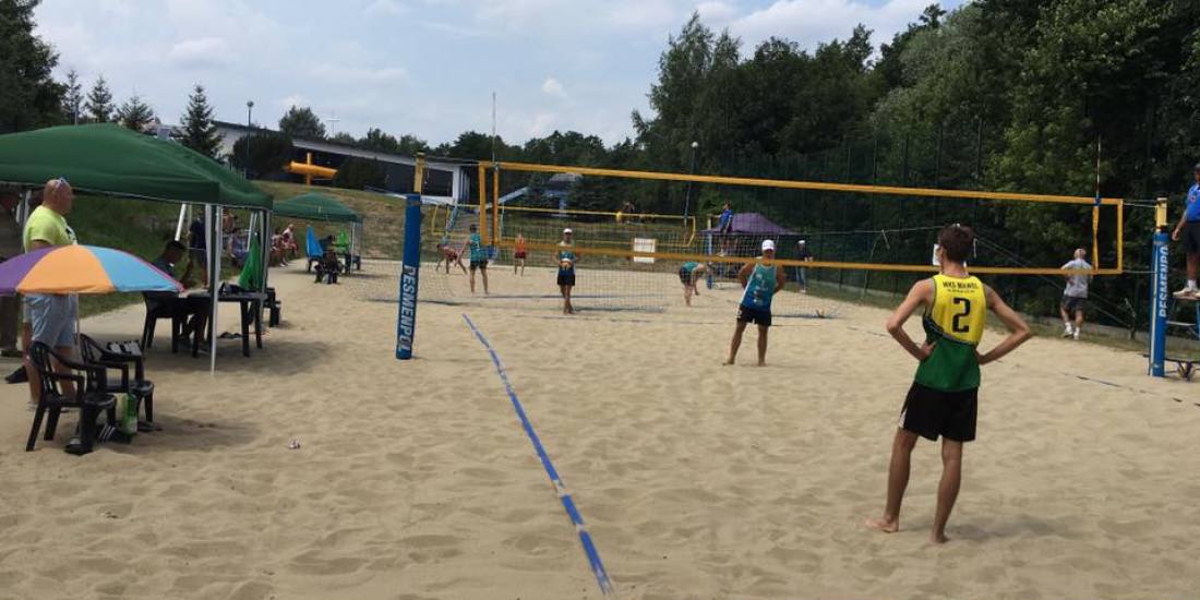 Trwa Półfinał Mistrzostw Polski Juniorów w siatkówce plażowej.